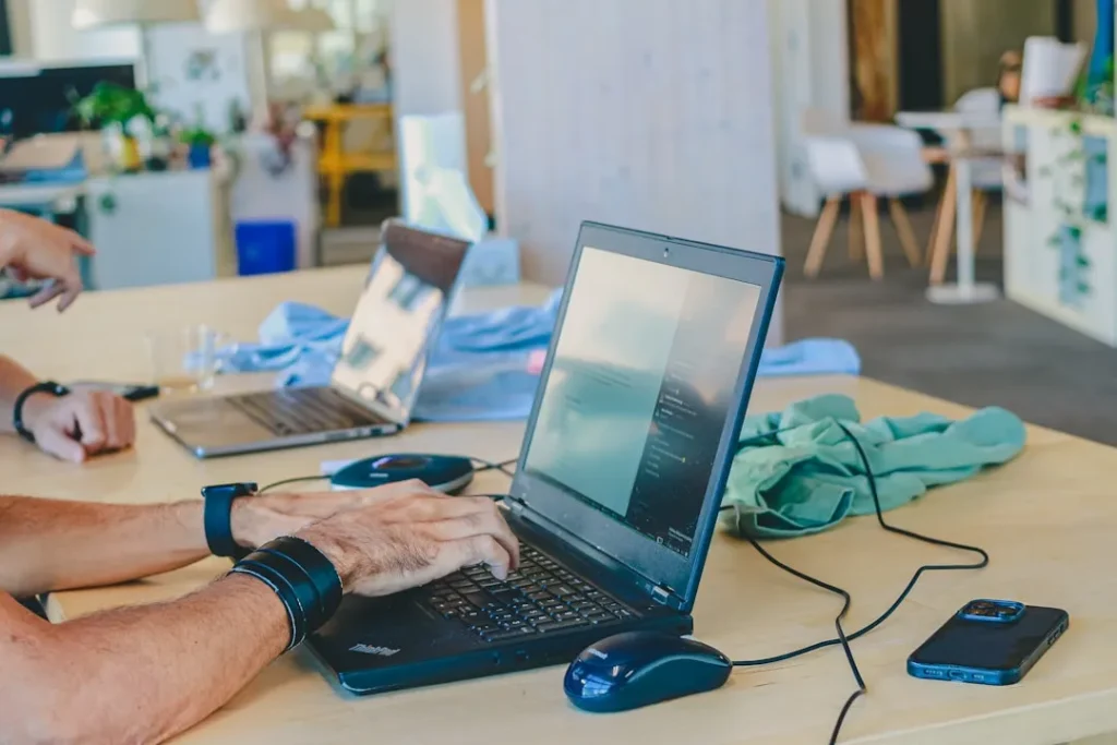 photo-1759884247173-3db27f7fafef